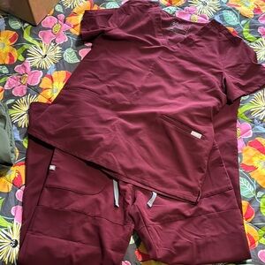 Figs Burgundy Scrub Set